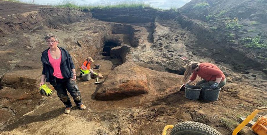 ученые, раскопки, фото