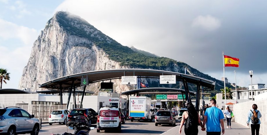 Гибралтар, заморская территория великобритании