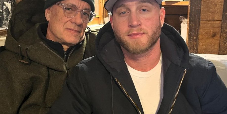 Чет Генкс, Том Генкс син, Том Генкс