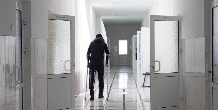 человек, костыли, конечности, двери, больница