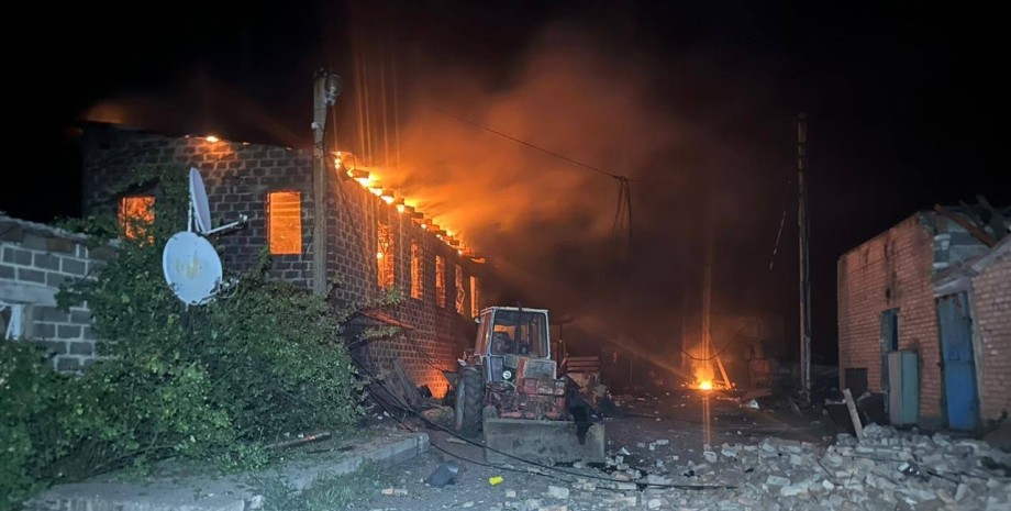 Изображение пожара после атаки по Новогродовке