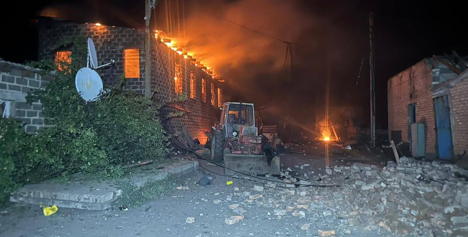 Изображение пожара после атаки по Новогродовке