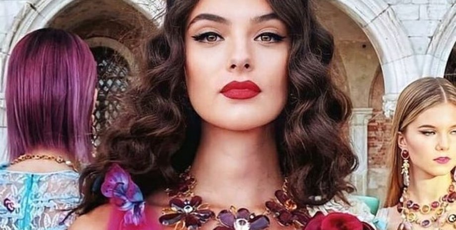 Дева Кассель на показе