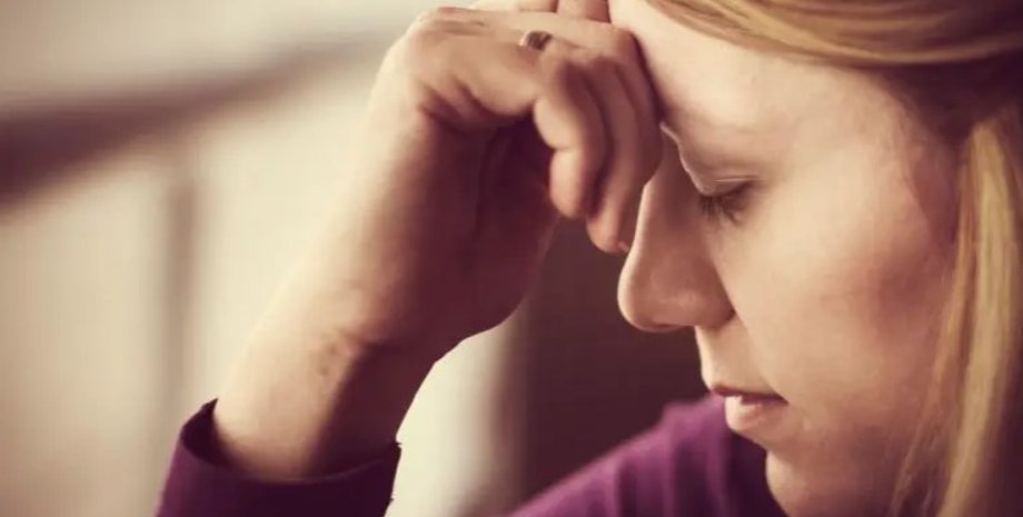 женщина, чувство вины, расстроена