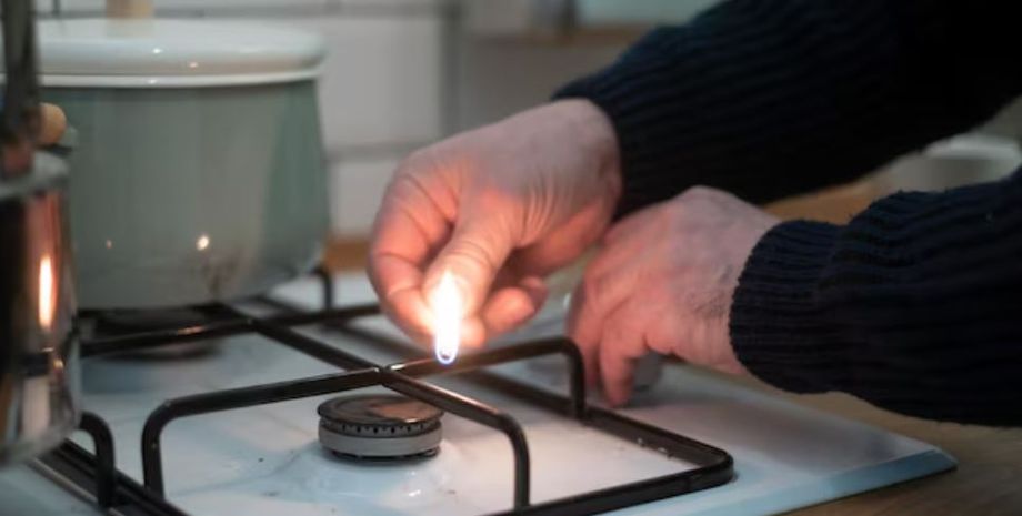 Цієї зими Україні загрожують відключення газопостачання окрім блекаутів