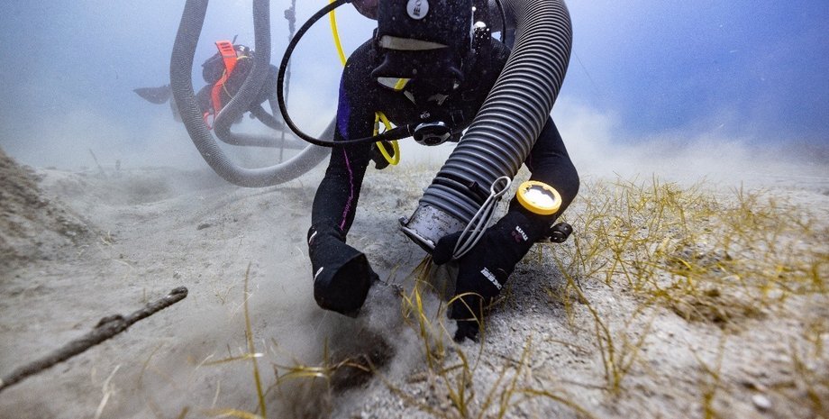 Дайверы Археологи нашли фрагмент мрамора