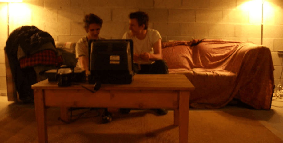 Жилье в торговом центре, квартира в торговом центре, комната, жилье, тайное жилье в магазине, супермаркет, друзья, консоль