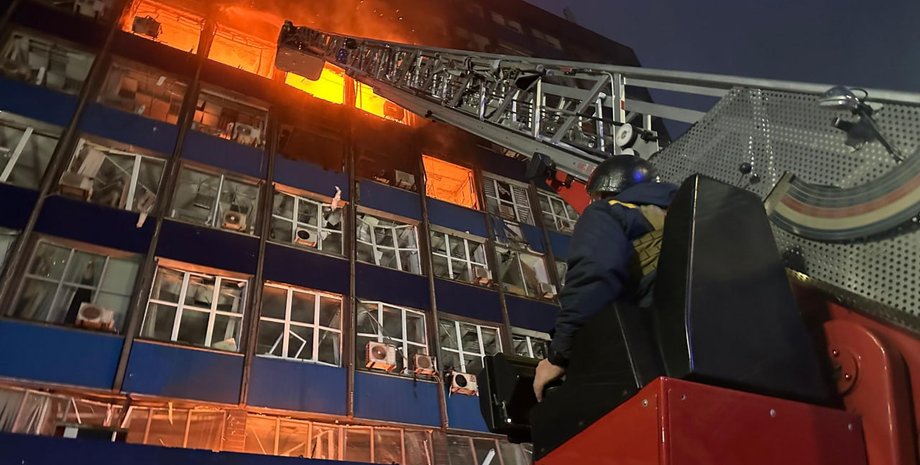 обстрел запорожья, запорожье, мотор сич, россия обстреляла запорожье