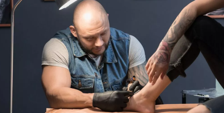 Смешная татуировка, тату, надпись на теле, узор, символ, дефект превратить в преимущество, внешность, курьезы, фото, приколы