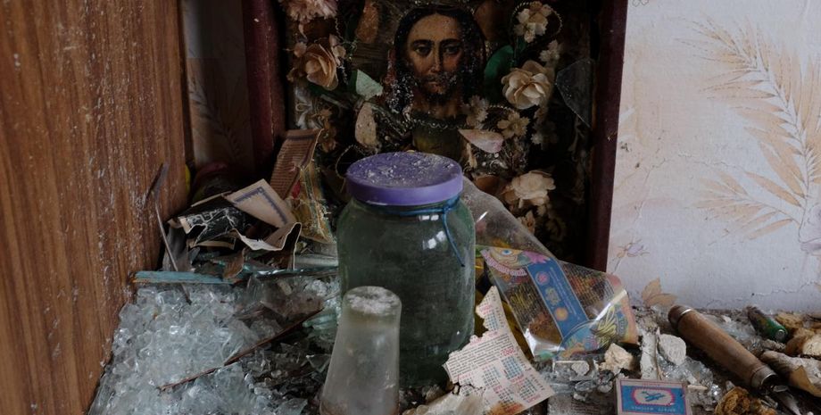 Разрушенный дом в Славянске / Фото: Александр Чекменев