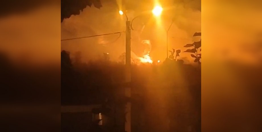 Пожежа, аеродром, Крим, Джанкой, війна в Україні, фото