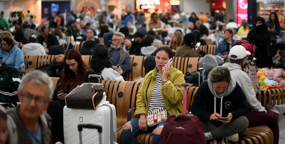Затримка рейсів в аеропорту, з чим це пов'язано, масштабний збій