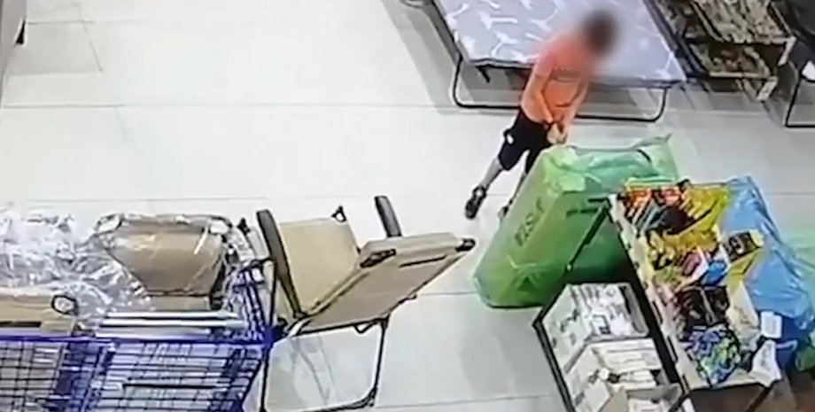 мальчик поджег гипермаркет