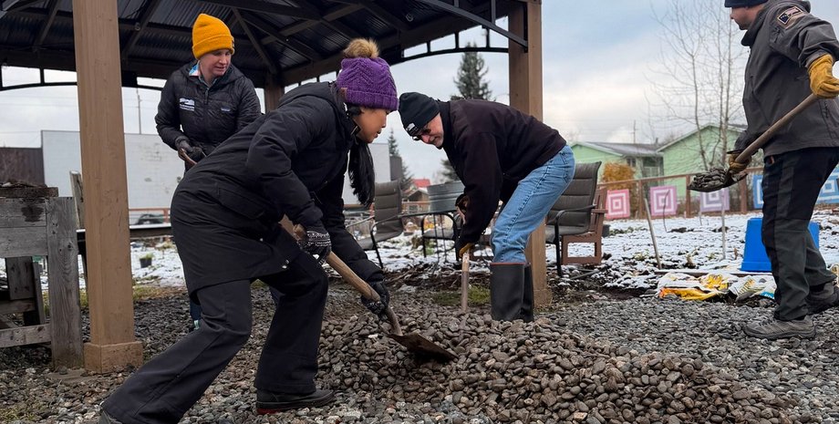 українці, Аляска Українські біженці на Алясці — Трампа просять продовжити їм статус