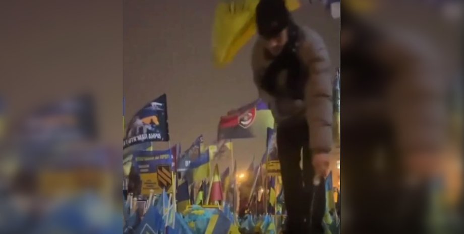 прапорці, пам'ятні прапорці, меморіал майдан, київ майдан