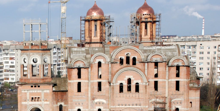 собор упц мп в луцьку упц мп у луцьку не пустила в укриття людей