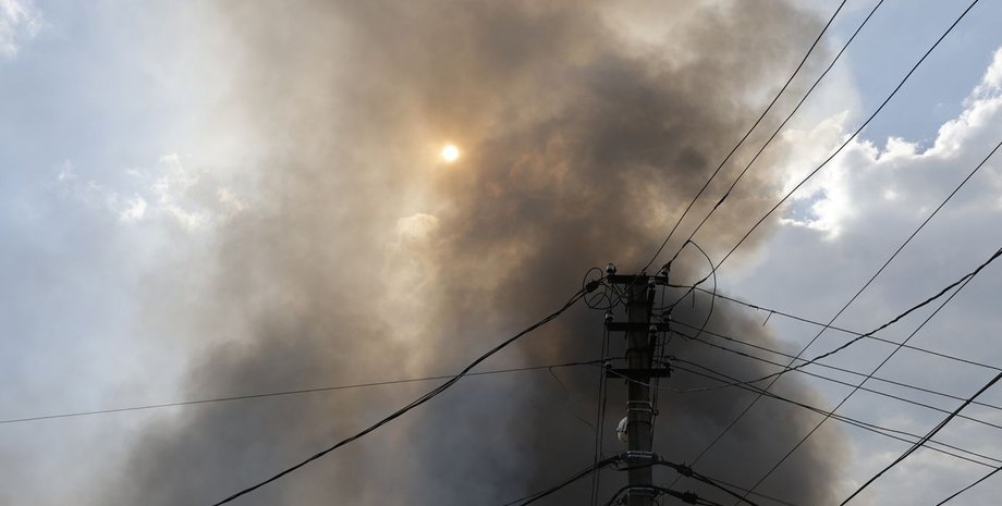 взрыв, дым, поднимается дым, пожар