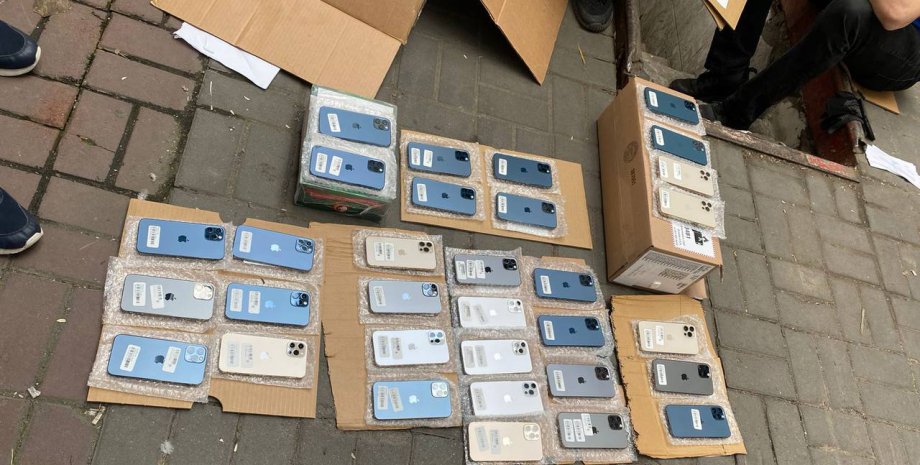 Поддельные iPhone хотели обменять на настоящие Китай поддельные айфоны