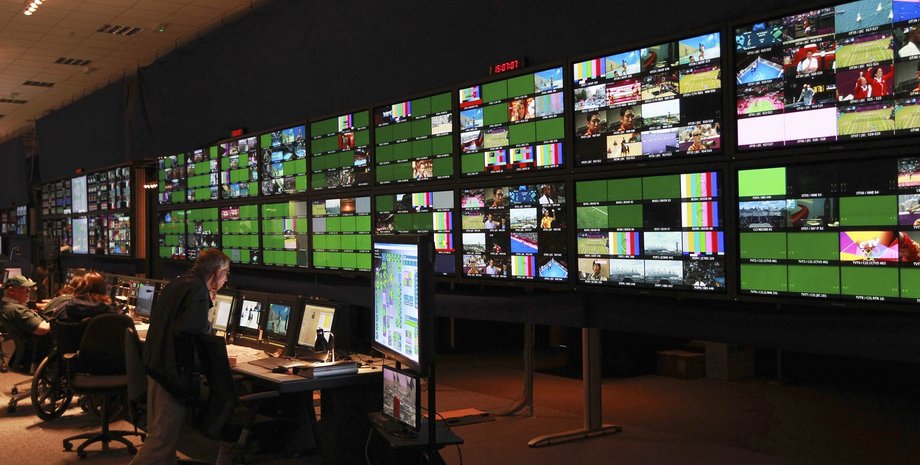 олимпиада, трансляция, экраны компьютеры