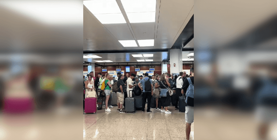 В Барселоне драка в аэропорту произошла из-за огромных очередей