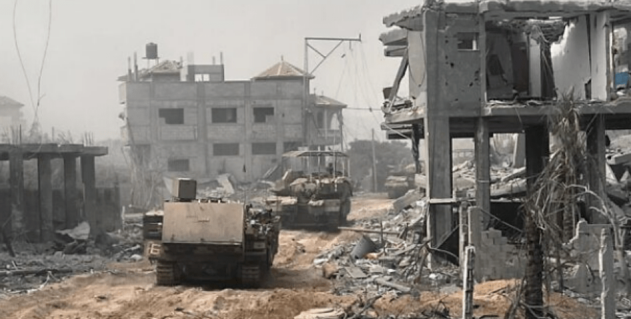 секторе Газа, разрушенные здания, военная техника