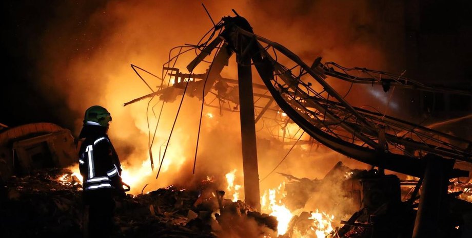 Отключения света в Украине ухудшаются из-за ударов по энергообъектам