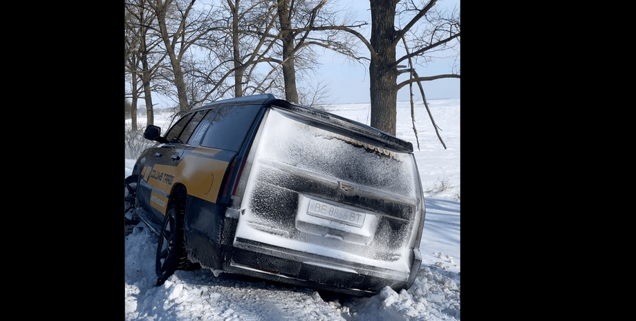 cadillac escalade, застрял в снегу