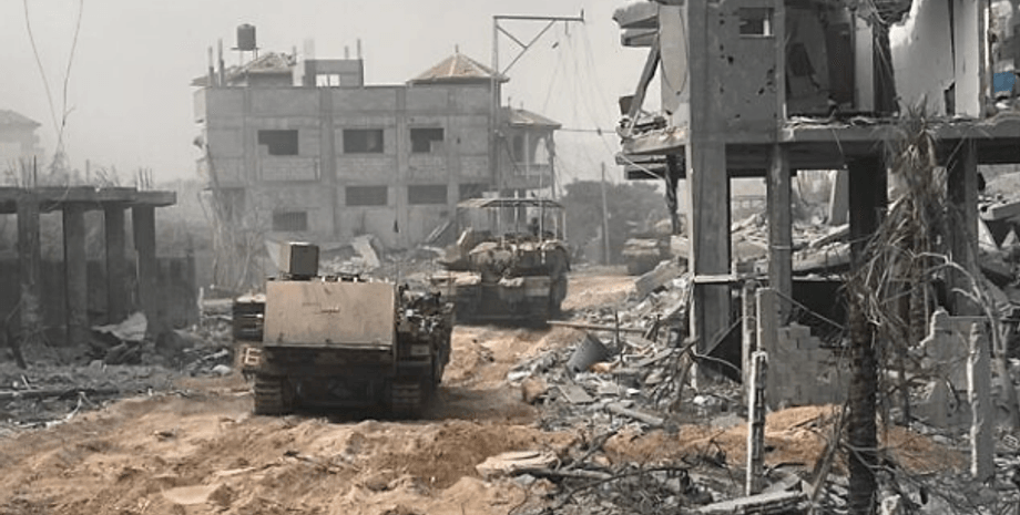секторе Газа, разрушенные здания, военная техника