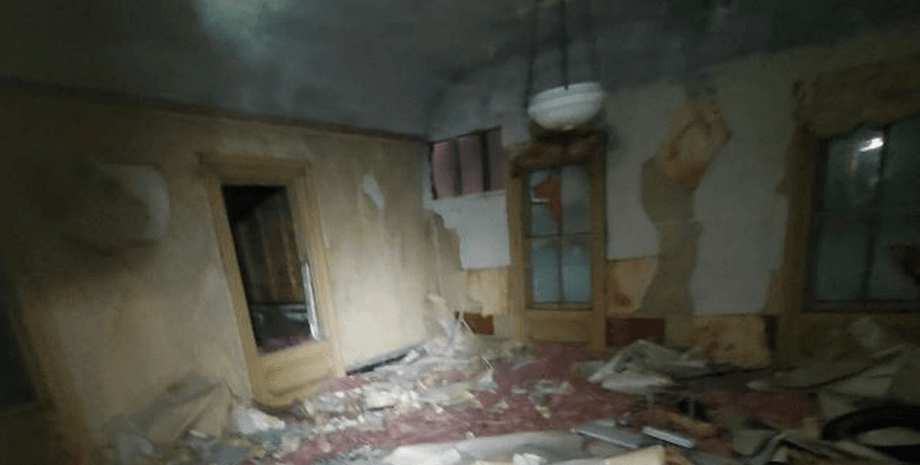 Покинута квартира, покинутий будинок, будинок на другому поверсі, прихована квартира, квартира, будинок, магазин, церква