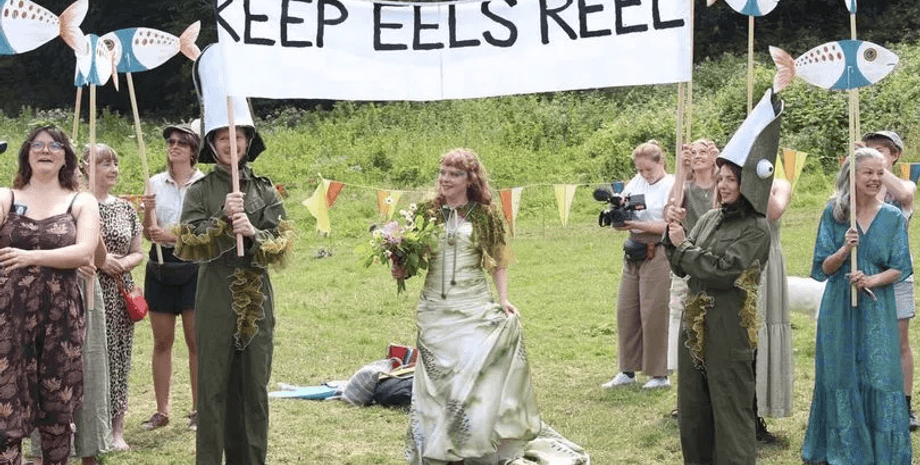 Вийшла заміж за річку, річка, Ейвон, забруднена річка, активісти, весілля, весільна церемонія, стічні води,