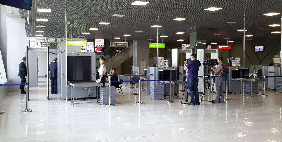 У украинской журналистки пропали драгоценности после вылета из Жулян в Грузию