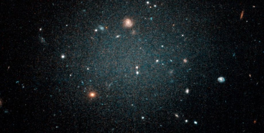 Фото: NASA/ESA/Pieter van Dokkum