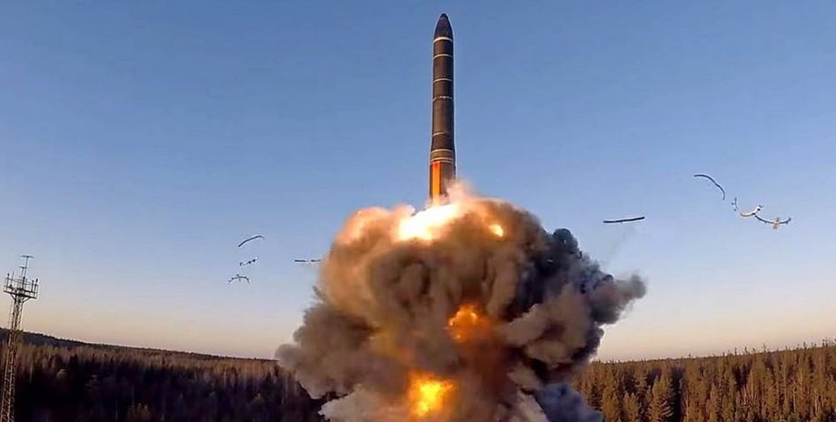 Трамп приказал испытать ядерное оружие США Трамп поручил немедленно начать испытания ядерного оружия США