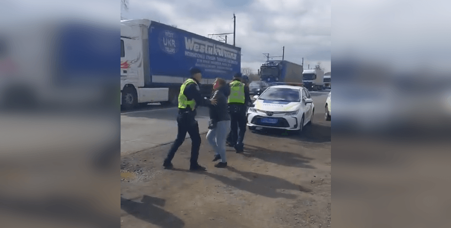 закарпатье протест, тцк мобилизация, перекрыли движение, киев чоп