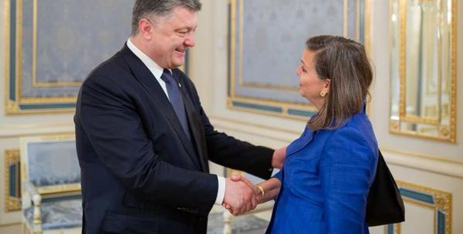 Петр Порошенко и Виктория Нуланд / Фото пресс-службы президента