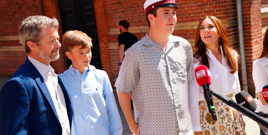 принц Кристиан, король Фредерик, королева Мэри, выпускной