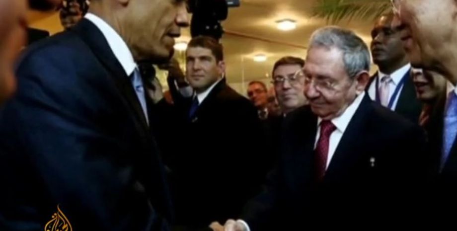 Барак Обама и Рауль Кастро / Скриншот