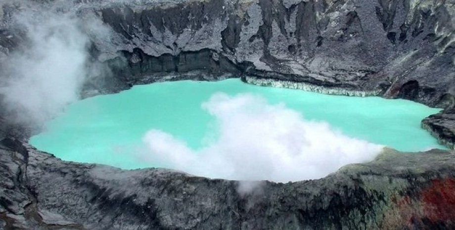 Озеро Лагуна Кальенте, вулкан Поас, Коста-Рика