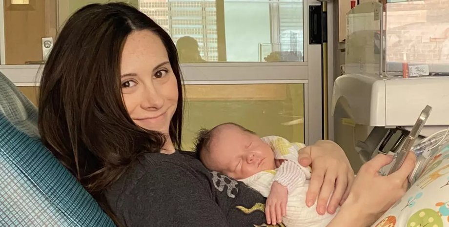 Американка заявила, что "умерла и увидела рай" после осложнений во время родов Американка утверждает, что успела пережить необычный опыт, а именно ощущение выхода из тела и встречу с ослепительным светом