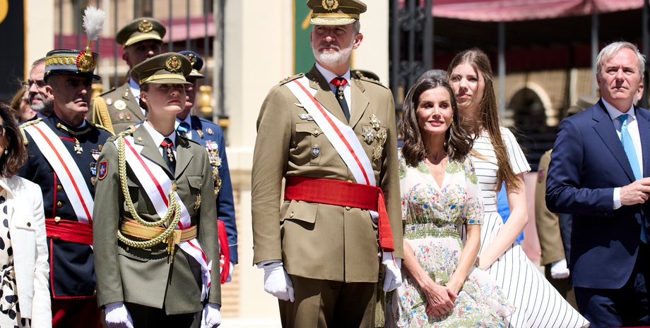 Король та королева Іспанії, королева летиція, принцеса леонор, військова академія сарагоси, іспанія