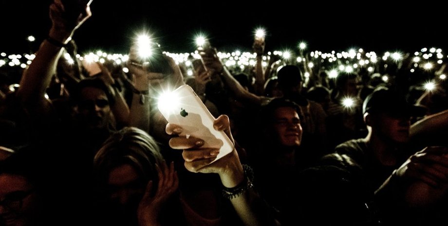 Алексей Навальный в суде, суд, навальный, сердечко, новая акция