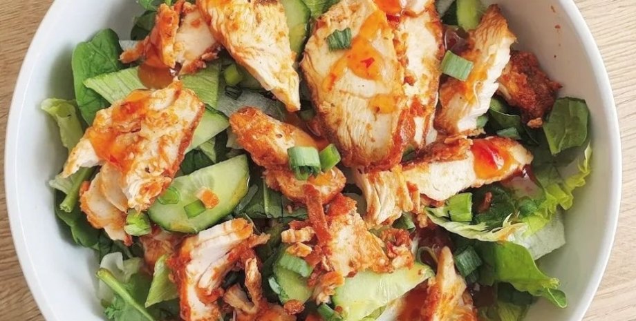 Как приготовить салат с ананасами и курицей: простой рецепт блюда - гости будут в восторге