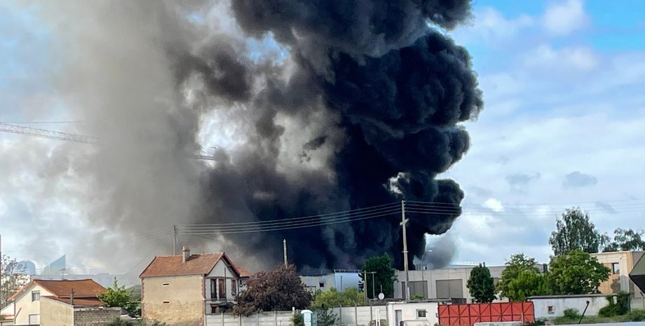 франция, пожар, завод, париж