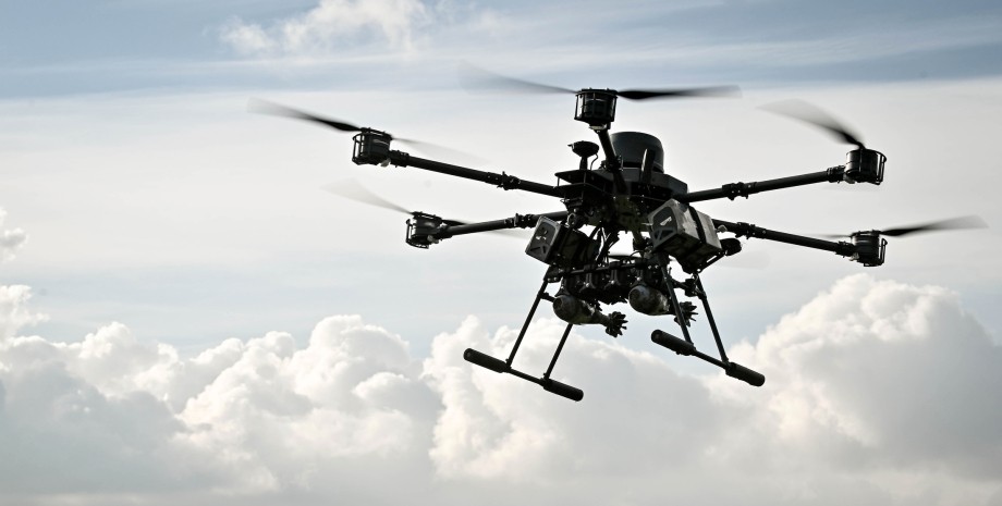 беспилотник дрон Vampire