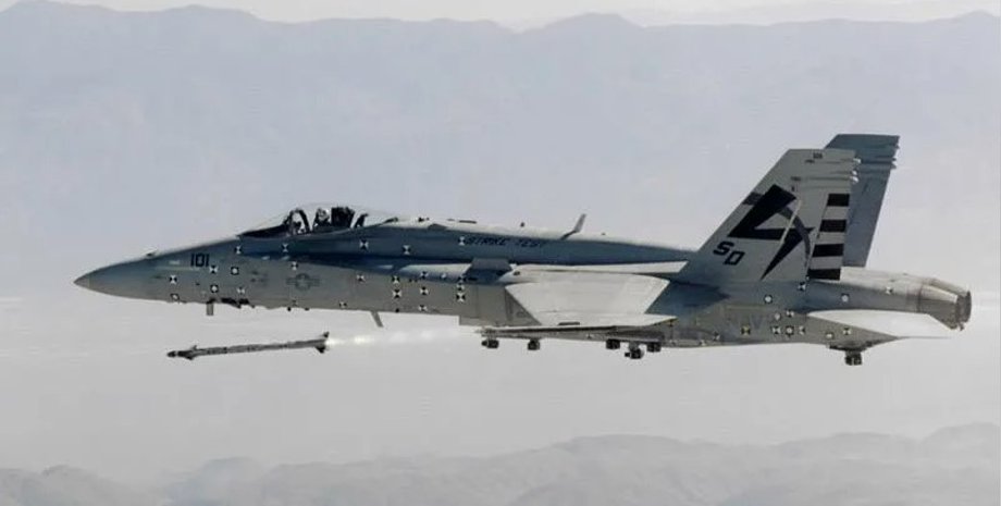 пуск ракеты AIM -9