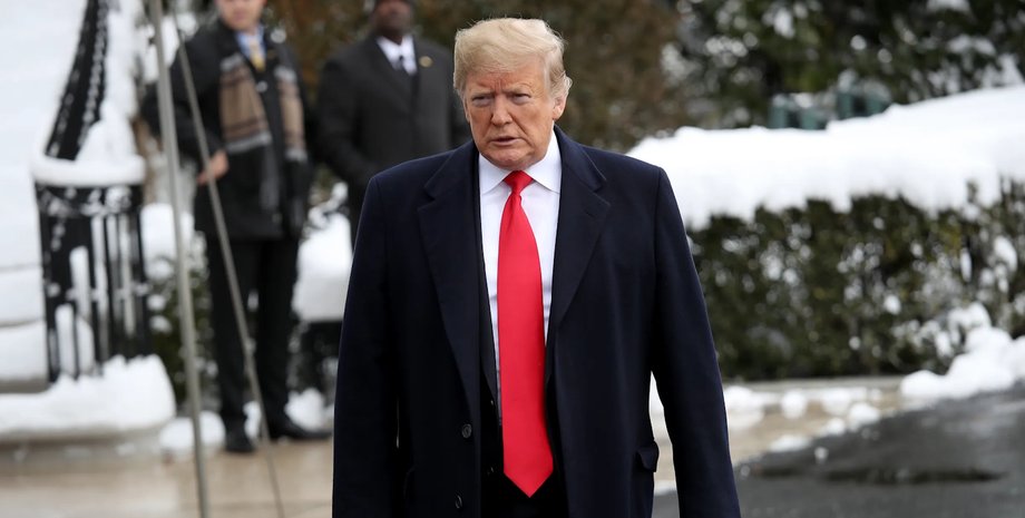 Дональд Трамп возле Белого дома
