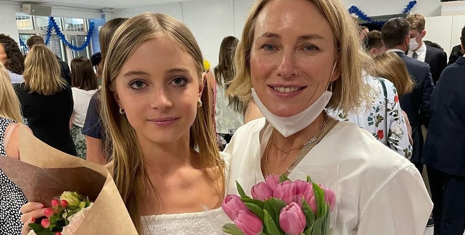 наомі уоттс, кай шрайбер, лив шрайбер, саша шрайбер, хлопчик у сукні