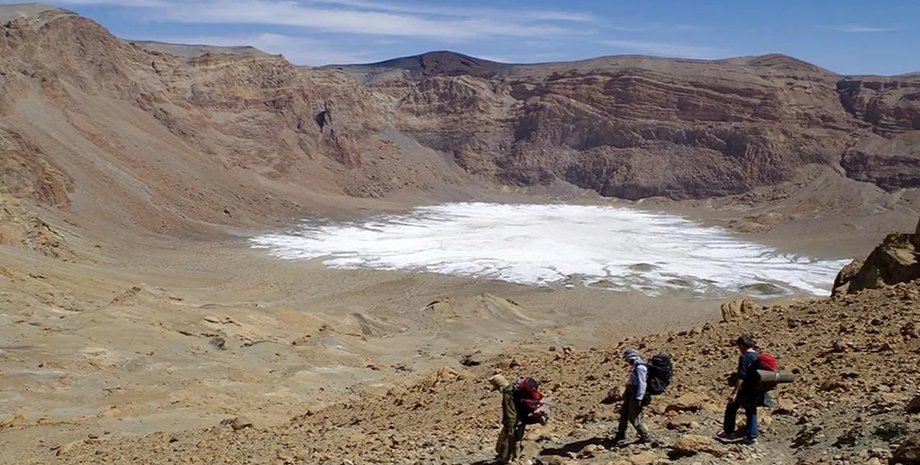 пустеля цукру кратер