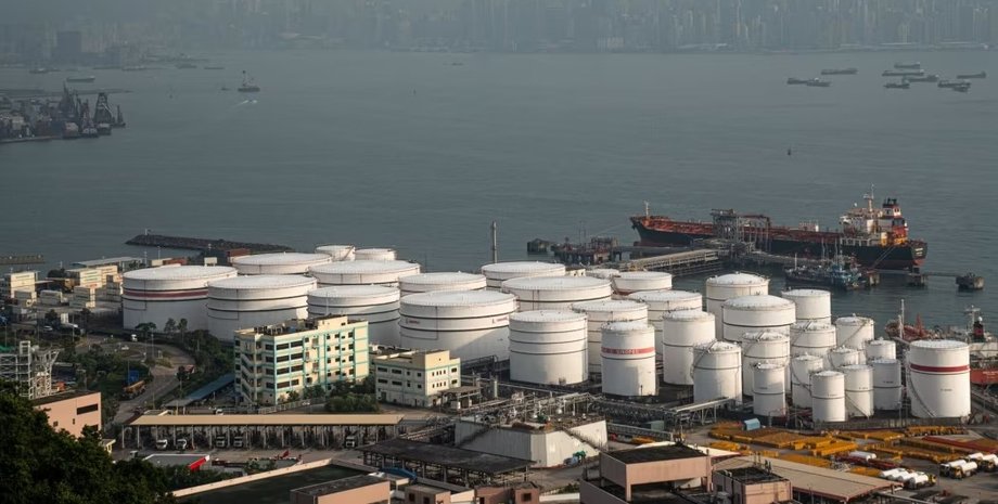 США хочуть змусити Китай купувати свою нафту замість російської США хочуть змусити Китай замінити російську нафту американською