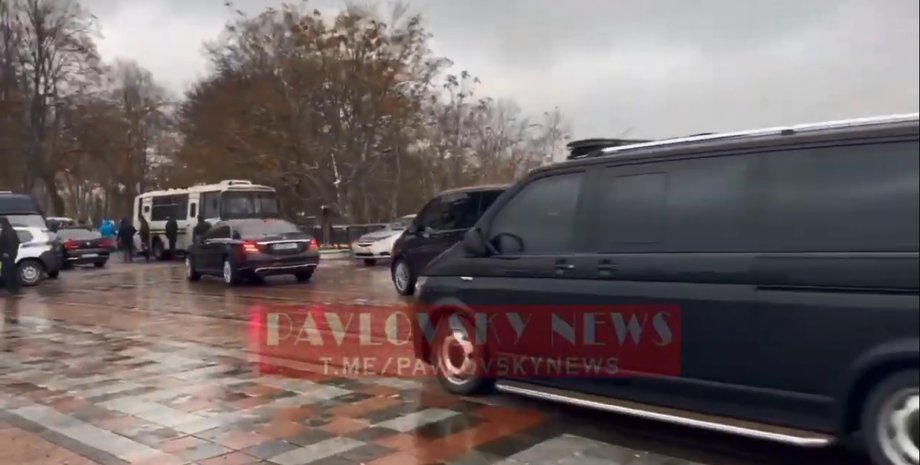 Кортеж Владимира Зеленского прибыл в Раду